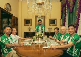 La 'mesa de las leyendas', el vídeo de la presentación de las camisetas 25-26 del Betis que se ha hecho viral