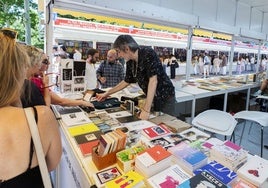 Quién firma hoy, sábado 14 de junio, en la Feria del Libro 2025 de Madrid
