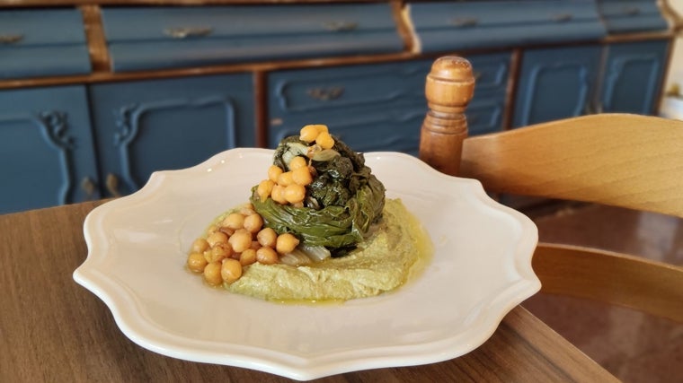Acelgas con garbanzos y majao de La Tizná